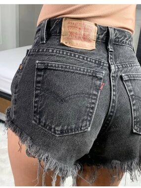 Levi’s Black/Grey Cutoffs. Size: 25. Excellent condition 🖤 🩶